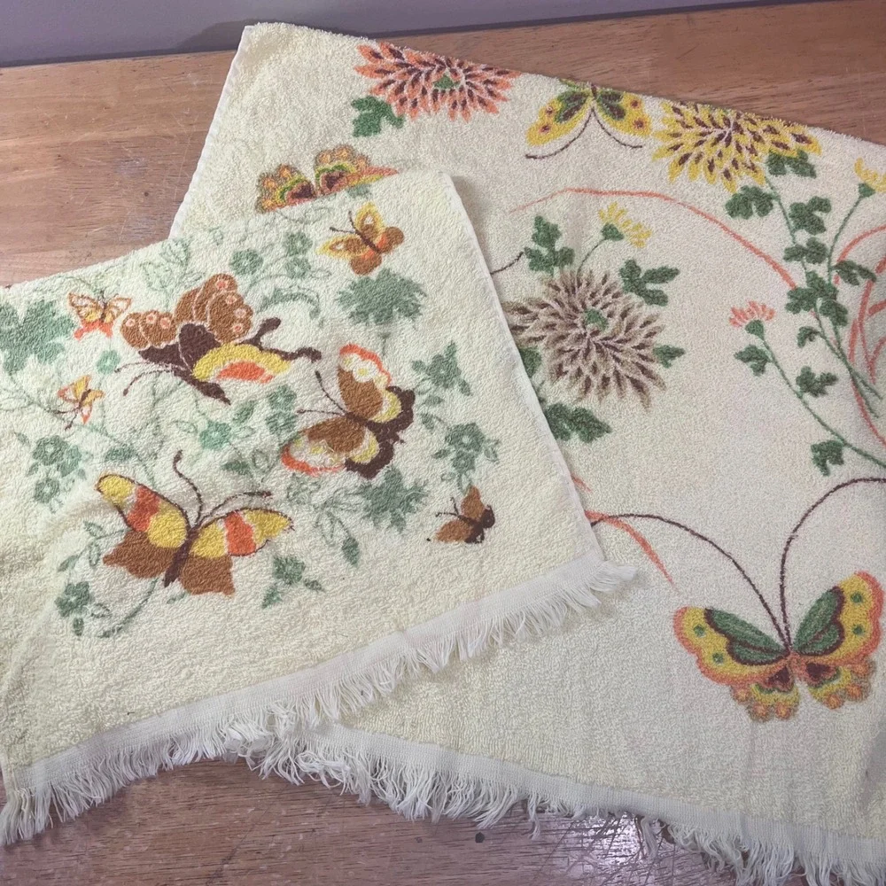 Vtg Cannon Butterfly Floral Towel Set 2pc Cream Yellow Orange Fringed Retro